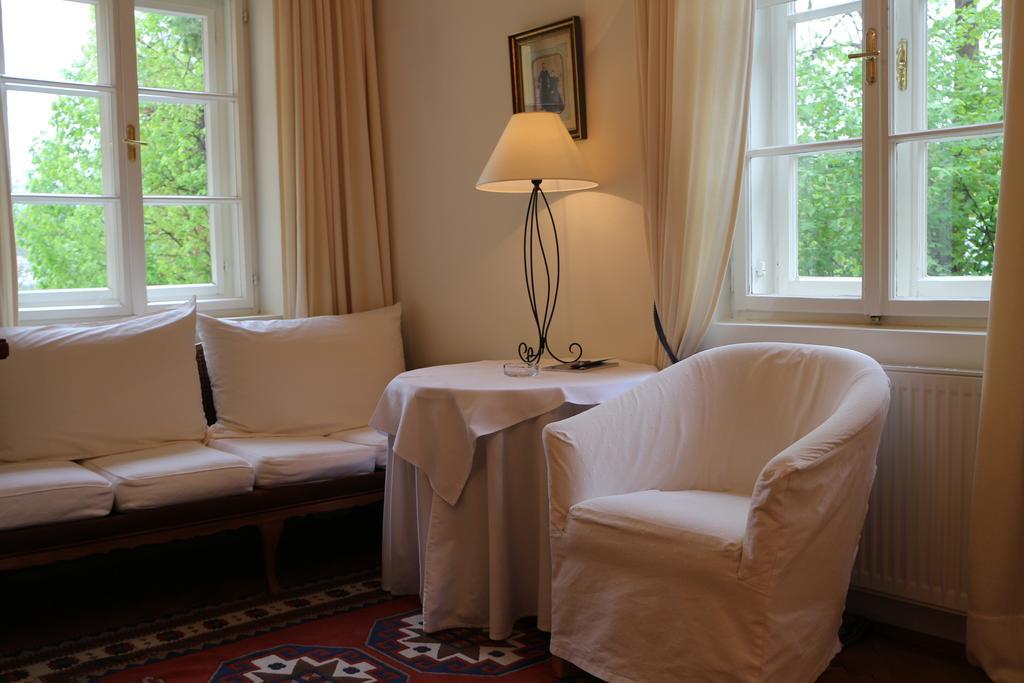 Hotel Seeschlößl Velden Velden am Wörthersee Zimmer foto